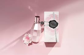 Muestra oficial de 1,2 ml (0,04 fl. oz.) del perfume Flowerbomb Dew de Viktor & Rolf.
