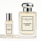 Botella de muestra de Jo Malone Raspberry Ripple de 12 ml junto a la botella de 100 ml de Jo Malone Raspberry Ripple